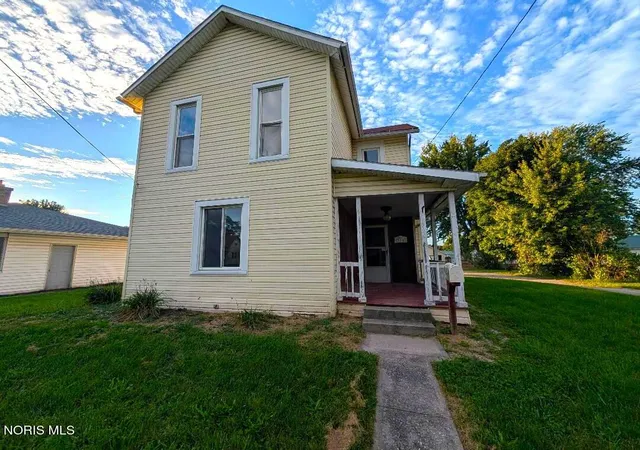Single family home for sale at 314 W High St, Hicksville, OH 43526 | MLS# 10013321