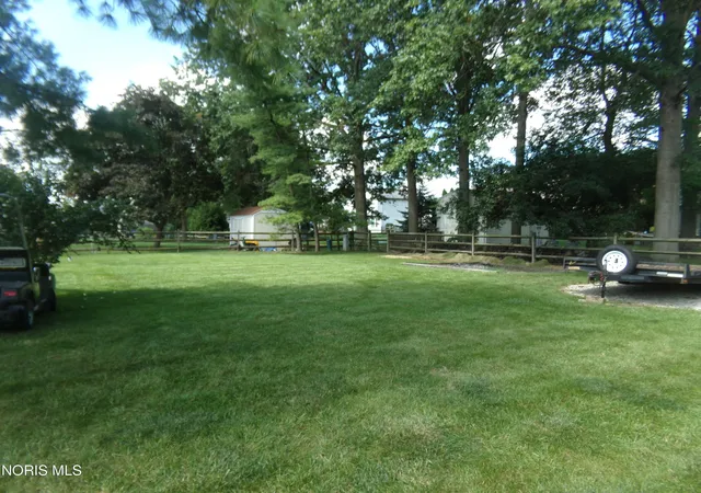 Photo 3 of Sale Pending at 10362 N Bramblewood Rd, Perrysburg, OH 43551 | MLS# 10013332 | Listing updated on 2026-09-21