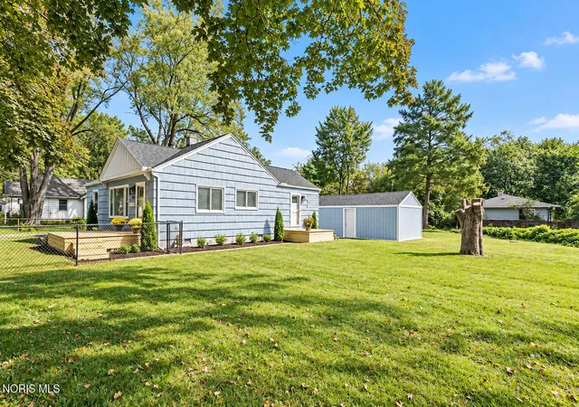 Photo 2 of Single family home for sale at 5608 Pawnee Rd, Toledo, OH 43613 | MLS# 10013325 | Listing updated on 2026-10-01