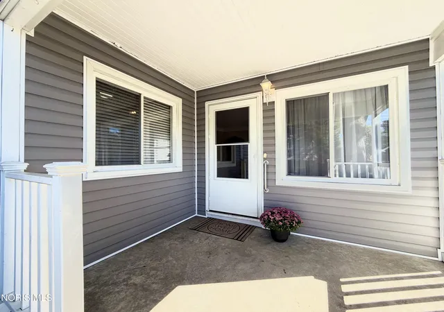Photo 2 of Single family home for sale at 4546 Vineyard Rd, Toledo, OH 43623 | MLS# 10013346 | Listing updated on 2026-09-29