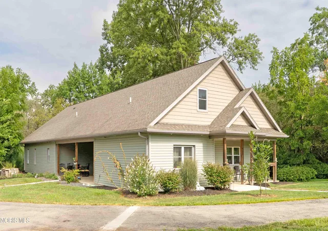Single family home for sale at 20515 County Rd 15, Bluffton, OH 45817 | MLS# 10013354