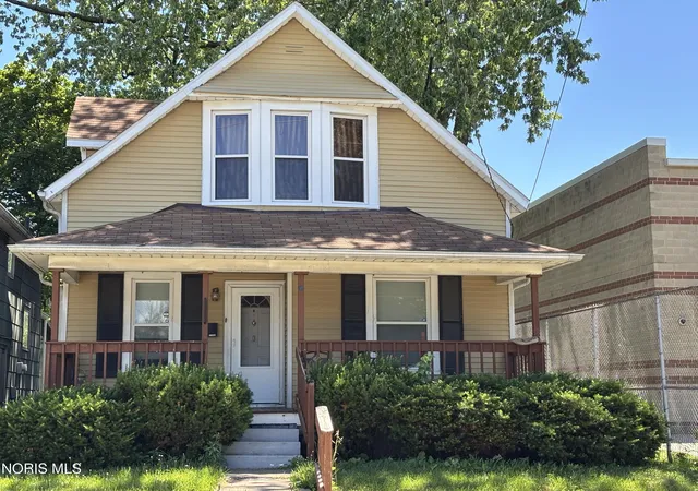 Photo 1 of Single family home for sale at 527 White St, Toledo, OH 43605 | MLS# 10013369 | Listing updated on 2026-09-17