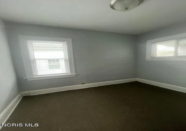 Photo 3 of Single family home for sale at 1721 Mansfield St, Toledo, OH 43613 | MLS# 10013359 | Listing updated on 2026-09-14