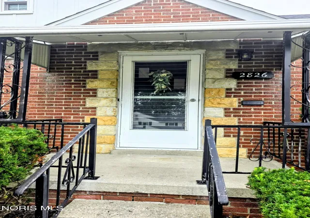 Photo 3 of Single family home for sale at 2826 Latonia Blvd, Toledo, OH 43606 | MLS# 10013361 | Listing updated on 2026-10-07