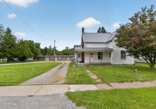 Photo 3 of House for sale at 522 Beckham St, Napoleon, OH 43545 | MLS# 10013773 | Listing updated on 2026-09-22