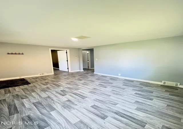 Photo 4 of Single family home for sale at 1309 Ogontz Ave, Toledo, OH 43614 | MLS# 10013372 | Listing updated on 2026-10-25