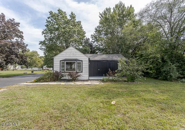 Photo 1 of Single family home for sale at 847 S King Rd, Holland, OH 43528 | MLS# 10013557 | Listing updated on 2026-09-17