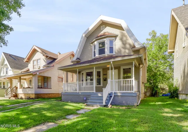Photo 2 of Single family home for sale at 2421 Fulton St, Toledo, OH 43620 | MLS# 10013461 | Listing updated on 2026-09-16
