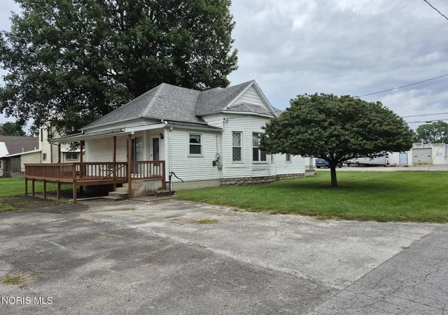Photo 3 of Single family home for sale at 144 W Cooper St, Mc Comb, OH 45858 | MLS# 10013398 | Listing updated on 2026-09-25
