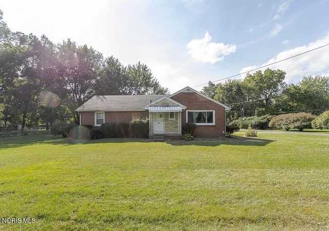 Photo 1 of Single family home for sale at 931 Harrow Rd, Toledo, OH 43615 | MLS# 10013373 | Listing updated on 2026-09-27