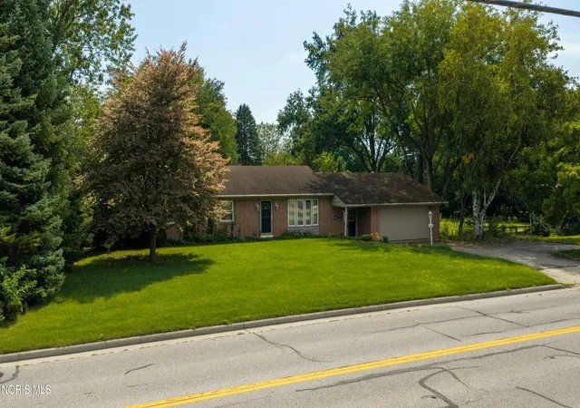 Single family home for sale at 301 Short Buehrer Rd, Archbold, OH 43502 | MLS# 10013425