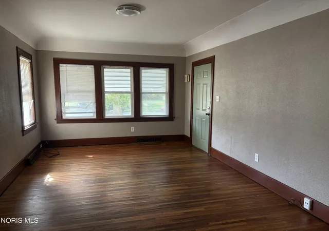 Photo 3 of Single family home for sale at 3518 Homewood Ave, Toledo, OH 43612 | MLS# 10013378 | Listing updated on 2026-09-14