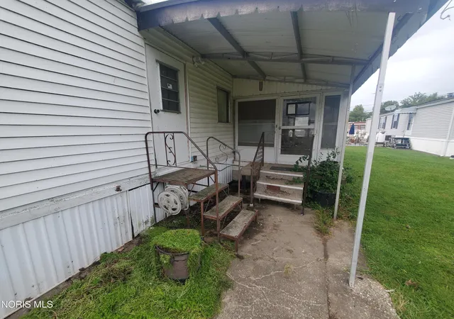 Photo 3 of Manufactured home for sale at 3500 W Willow Beach Rd #53, Port Clinton, OH 43452 | MLS# 10013380 | Listing updated on 2026-09-14
