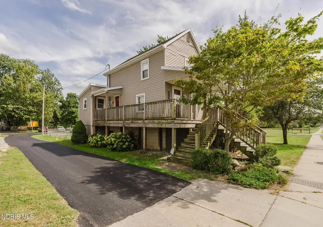 Photo 2 of Single family home for sale at 123 N Blanchard St, Findlay, OH 45840 | MLS# 10013451 | Listing updated on 2026-09-30