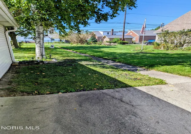Photo 3 of Single family home for sale at 303 Brussel St, Archbold, OH 43502 | MLS# 10013417 | Listing updated on 2026-10-06