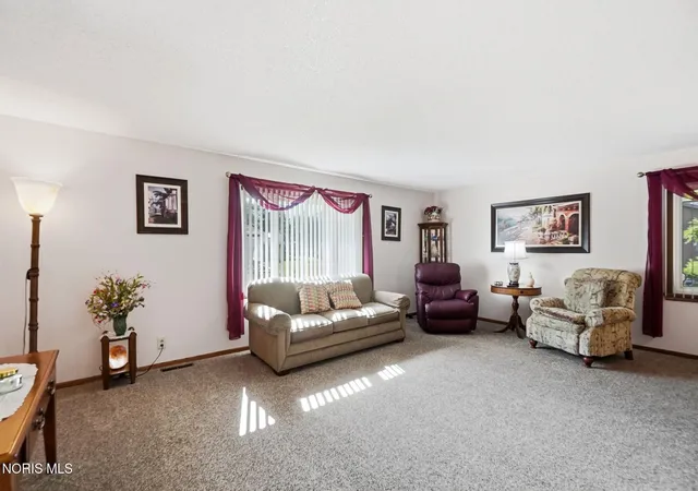 Photo 3 of Single family home for sale at 1501 Marcelle Ave, Findlay, OH 45840 | MLS# 10013399 | Listing updated on 2026-09-21
