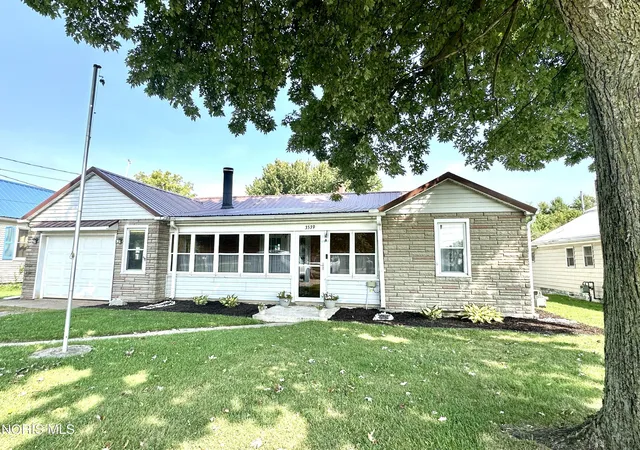 Photo 3 of Single family home for sale at 3539 W Harbor Rd, Port Clinton, OH 43452 | MLS# 10013385 | Listing updated on 2026-09-22