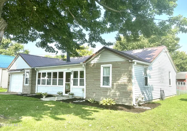 Photo 3 of Single family home for sale at 3539 W Harbor Rd, Port Clinton, OH 43452 | MLS# 10013385 | Listing updated on 2026-09-22