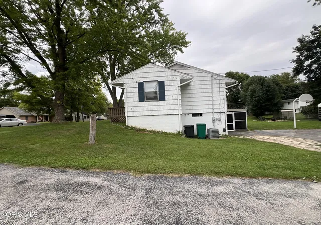 Photo 2 of Single family home for sale at 139 Oakland Ave, Findlay, OH 45840 | MLS# 10013390 | Listing updated on 2026-10-01