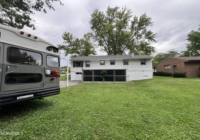 Photo 3 of Single family home for sale at 139 Oakland Ave, Findlay, OH 45840 | MLS# 10013390 | Listing updated on 2026-10-01