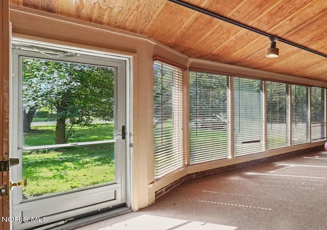 Photo 2 of Single family home for sale at 3806 Glendale Ave, Toledo, OH 43614 | MLS# 10013426 | Listing updated on 2026-10-27