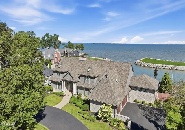 Single family home for sale at 2078 Driftwood Ln, Oregon, OH 43616 | MLS# 10013628