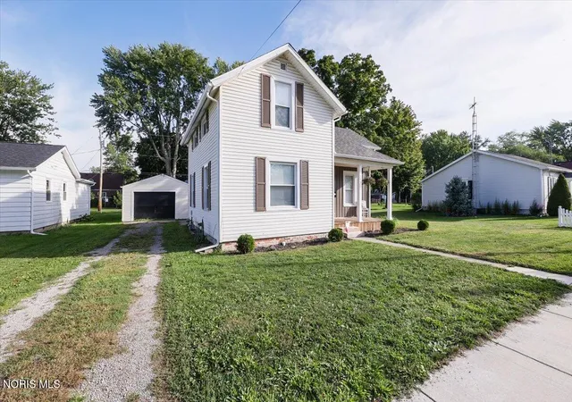 Photo 4 of Single family home for sale at 744 Park St, Napoleon, OH 43545 | MLS# 10013394 | Listing updated on 2026-09-29