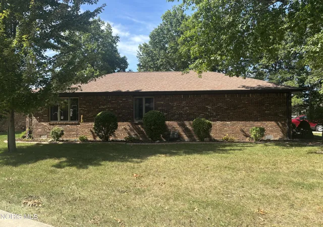 Listing Photo 5 - Condo for sale in building located at 601 Wood Cree Ct, Defiance, OH 43512