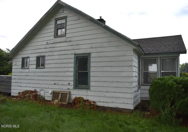 Photo 3 of Single family home for sale at 8843 Manore Rd, Grand Rapids, OH 43522 | MLS# 10013400 | Listing updated on 2026-10-06