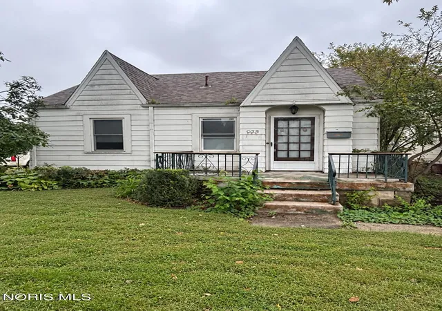 Photo 1 of Single family home for sale at 933 Wright Ave, Toledo, OH 43609 | MLS# 10013559 | Listing updated on 2026-09-26