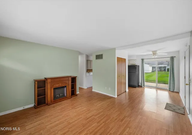 Photo 3 of Single family home for sale at 1736 Parkway Dr #North, Maumee, OH 43537 | MLS# 10013424 | Listing updated on 2026-09-21