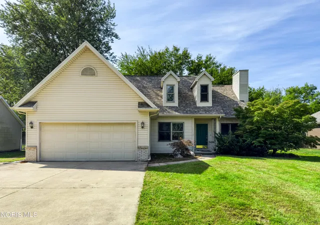 Photo 2 of Single family home for sale at 620 Favony Ave, Holland, OH 43528 | MLS# 10013466 | Listing updated on 2026-09-21