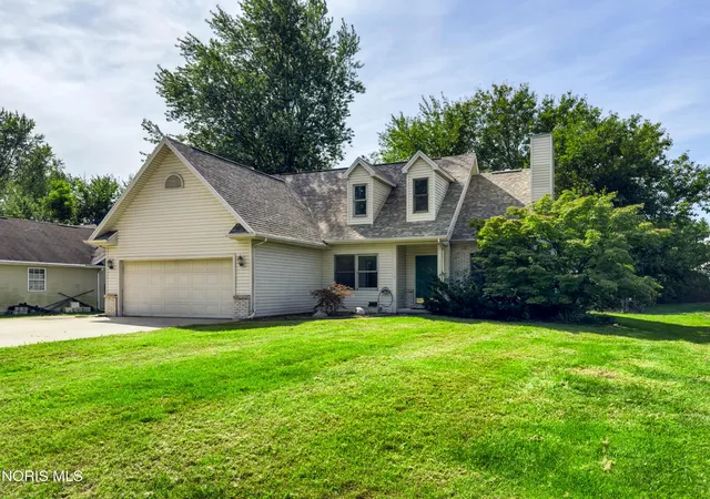 Photo 3 of Single family home for sale at 620 Favony Ave, Holland, OH 43528 | MLS# 10013466 | Listing updated on 2026-09-21