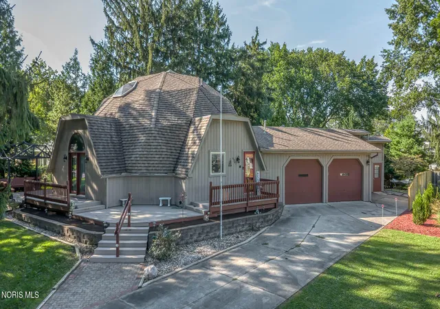 Single family home for sale at 624 Marilyn Dr, Rossford, OH 43460 | MLS# 10013479