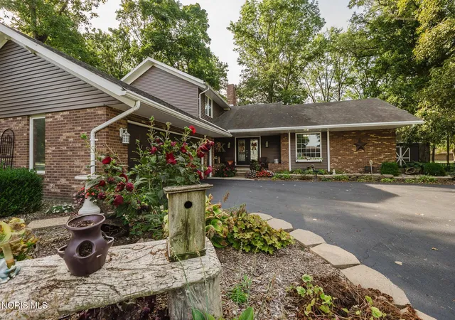 Photo 3 of Single family home for sale at 172 Pohl Dr, Ottawa, OH 45875 | MLS# 10013428 | Listing updated on 2026-09-30
