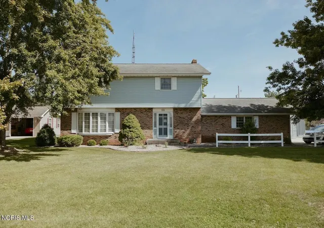 Photo 1 of Single family home for sale at 121 Sunset Ave, Sherwood, OH 43556 | MLS# 10013447 | Listing updated on 2026-09-25