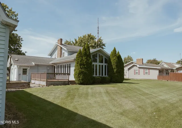 Photo 3 of Single family home for sale at 121 Sunset Ave, Sherwood, OH 43556 | MLS# 10013447 | Listing updated on 2026-09-25
