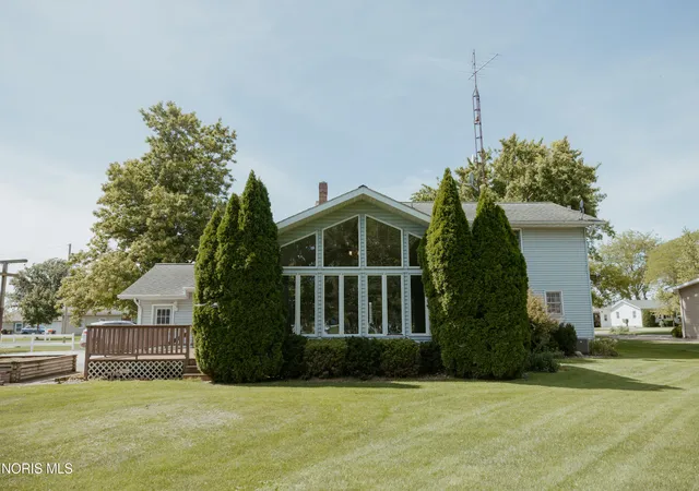 Photo 4 of Single family home for sale at 121 Sunset Ave, Sherwood, OH 43556 | MLS# 10013447 | Listing updated on 2026-09-25