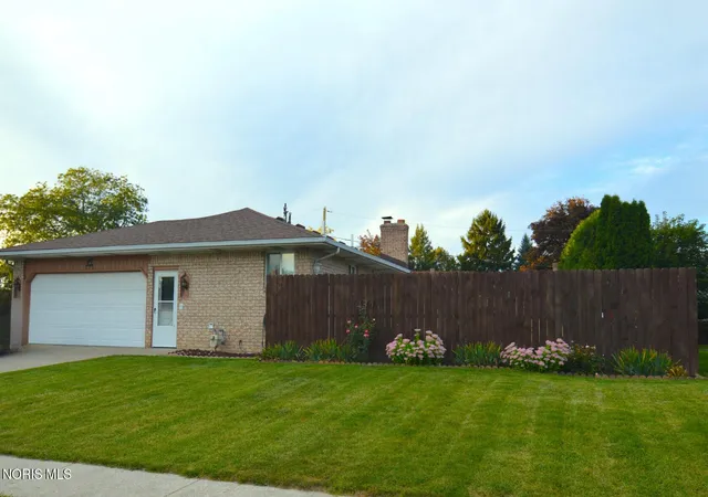 Photo 3 of Single family home for sale at 59 Applewood Dr, Oregon, OH 43616 | MLS# 10013433 | Listing updated on 2026-09-21