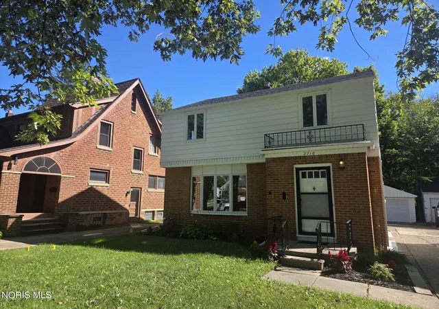 Photo 1 of Single family home for sale at 2716 Powhattan Pkwy, Toledo, OH 43606 | MLS# 10013443 | Listing updated on 2026-10-02