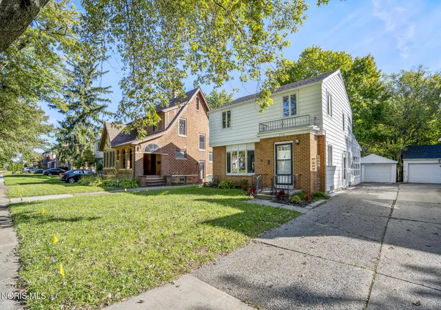 Photo 3 of Single family home for sale at 2716 Powhattan Pkwy, Toledo, OH 43606 | MLS# 10013443 | Listing updated on 2026-10-26