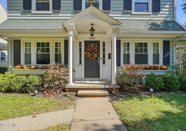 Photo 3 of Sale Pending at 2540 Secor Rd, Toledo, OH 43606 | MLS# 10014114 | Listing updated on 2026-10-07