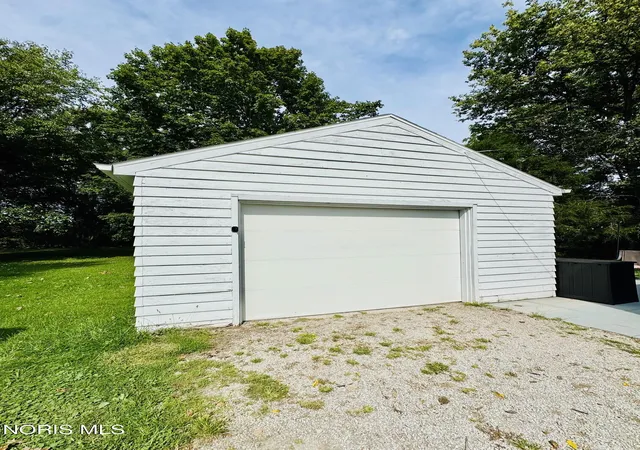 Photo 2 of Single family home for sale at 430 Rulf St, Defiance, OH 43512 | MLS# 10013515 | Listing updated on 2026-09-17