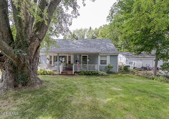 Photo 2 of Single family home for sale at 1641 Atwood Rd, Toledo, OH 43615 | MLS# 10013531 | Listing updated on 2026-10-02