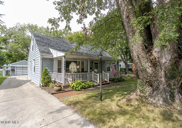 Photo 3 of Single family home for sale at 1641 Atwood Rd, Toledo, OH 43615 | MLS# 10013531 | Listing updated on 2026-10-02