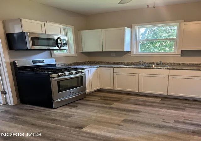 Photo 3 of Single family home for sale at 4112 Lewis Ave, Toledo, OH 43612 | MLS# 10013439 | Listing updated on 2026-09-15