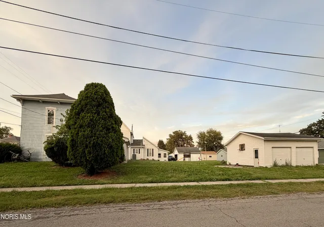 Photo 3 of Single family home for sale at 306 S Main St, Columbus Grove, OH 45830 | MLS# 10013577 | Listing updated on 2026-09-30