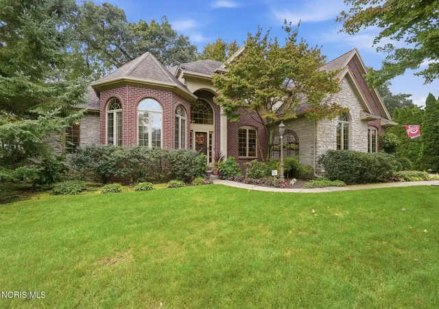 Photo 1 of Single family home for sale at 4611 Fairway Ln, Sylvania, OH 43560 | MLS# 10013490 | Listing updated on 2026-10-09