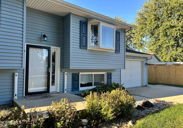 Photo 3 of Single family home for sale at 15 Duchess Ct, Tiffin, OH 44883 | MLS# 10013488 | Listing updated on 2026-09-22