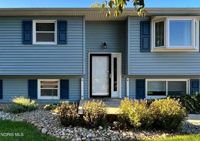 Photo 3 of Single family home for sale at 15 Duchess Ct, Tiffin, OH 44883 | MLS# 10013488 | Listing updated on 2026-09-22